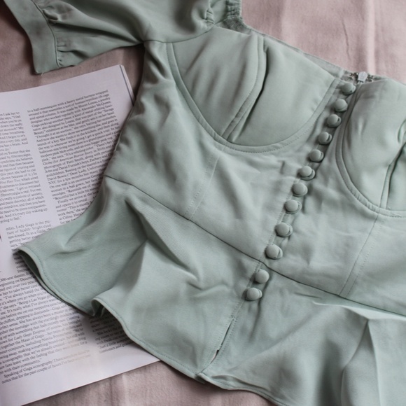 🚨//The Penelope// Sage ruffle crop top - Picture 6 of 8